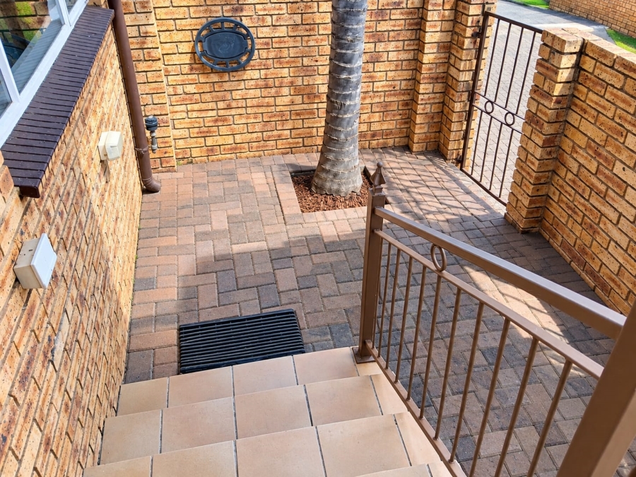 3 Bedroom Property for Sale in Safari Gardens North West